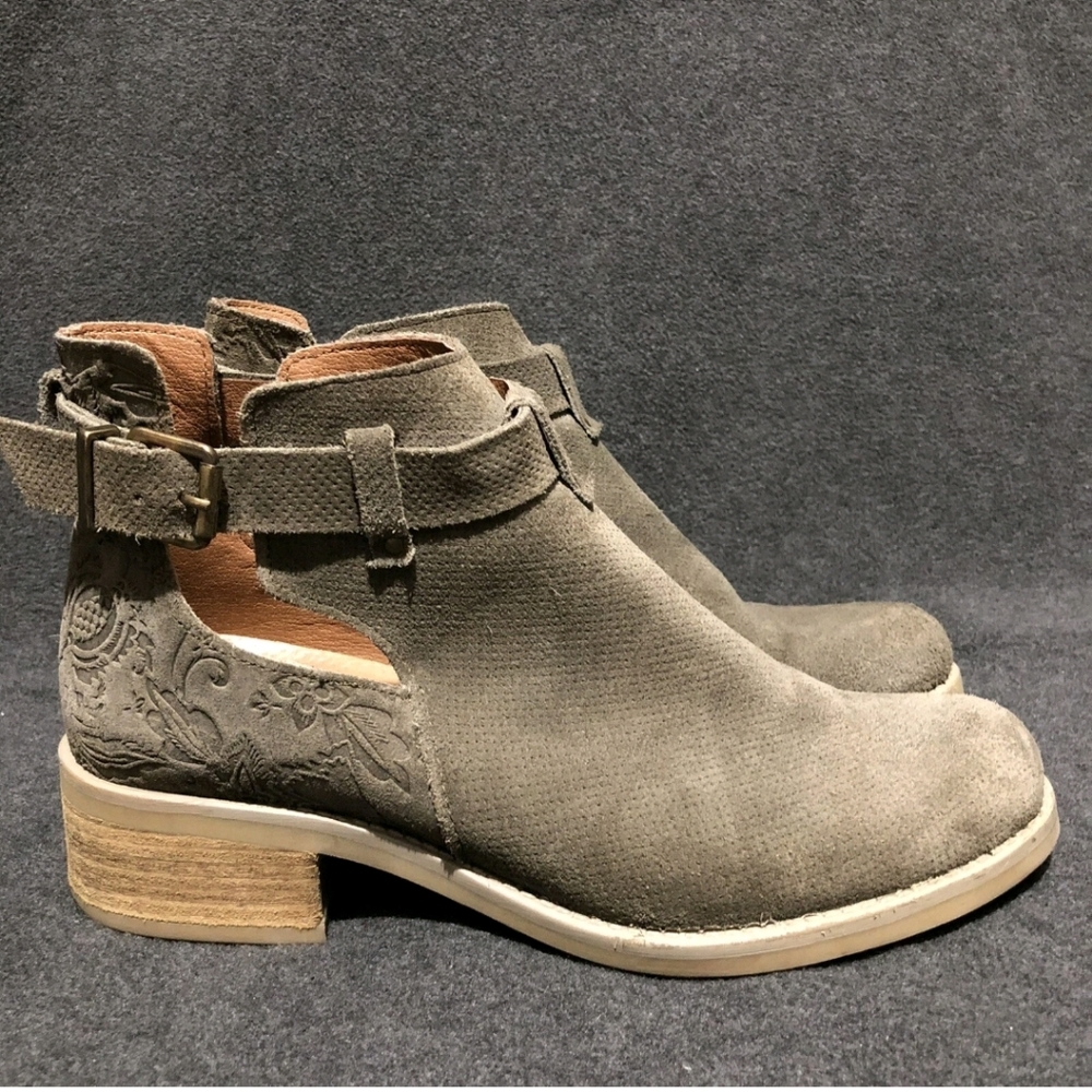 Tara M Keegan Boots Floral Embossed gray genuine Suede Ankle Booties EU 42 US 10